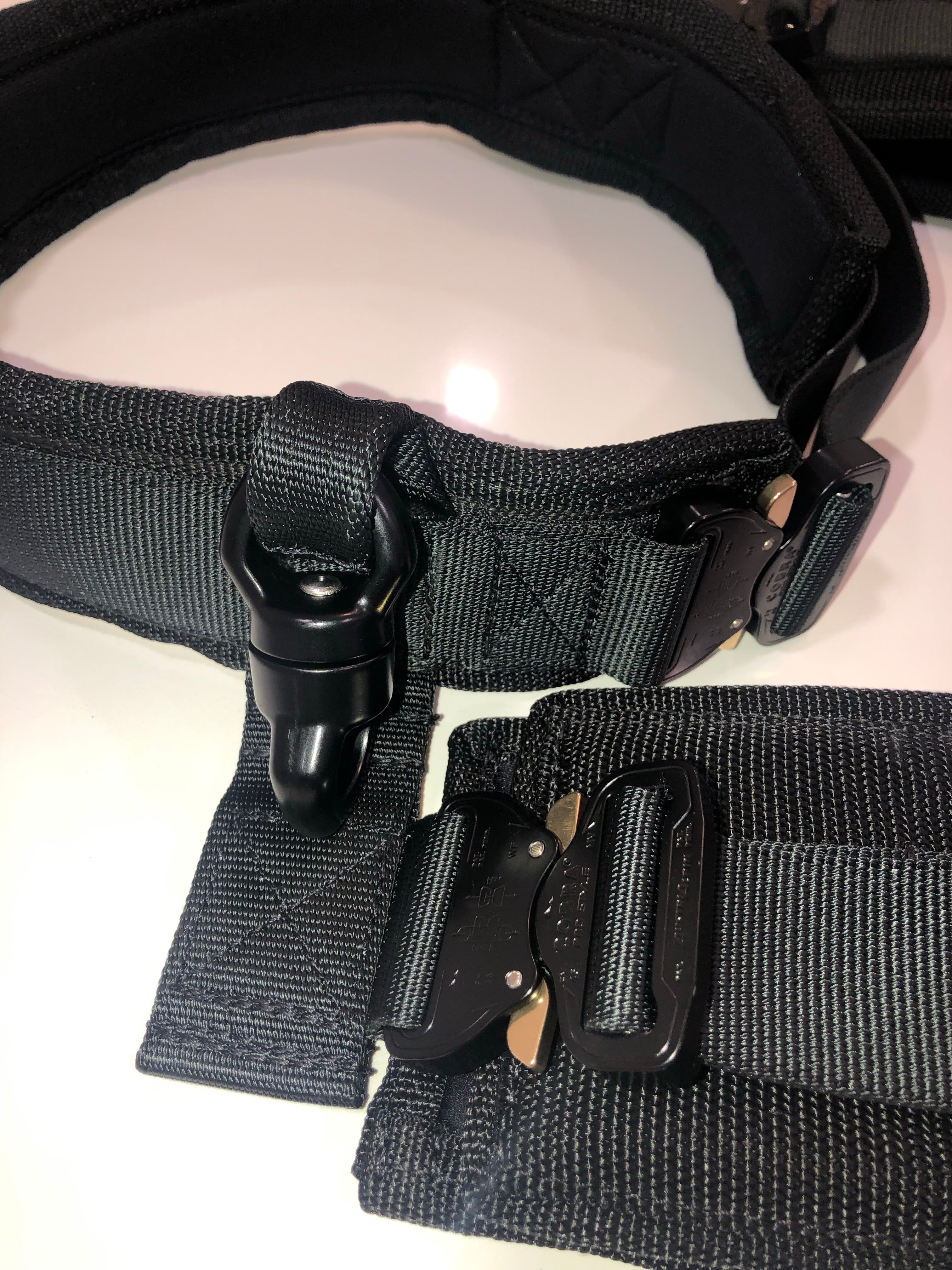 HARNESSES with SWIVEL